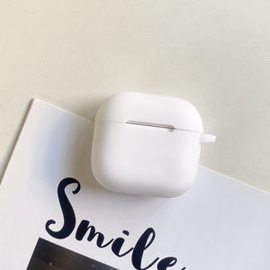 Venta caliente para <span class=keywords><strong>Iphone</strong></span> para <span class=keywords><strong>AirPods</strong></span> TPU Soft Case Protección personalizada con hebilla de Montañismo <span class=keywords><strong>Precio</strong></span> de fábrica para <span class=keywords><strong>airpods</strong></span> - Product Image 3