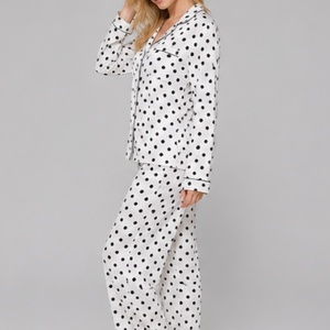 Ensemble de pyjamas en coton pour femmes avec logo personnalisé, pyjama long élégant, vêtements de nuit doux pour femmes, vêtements de maison sexy et tendance, pyjamas pour femmes - Product Image 2