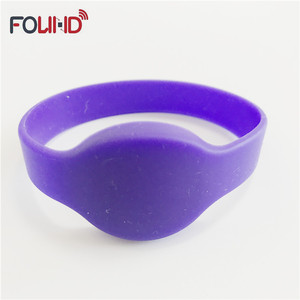 Pulsera de Silicona Impermeable RFID NFC Multiusos para Seguridad en Obras de Construcción e Identificación de Trabajadores - Product Image 1