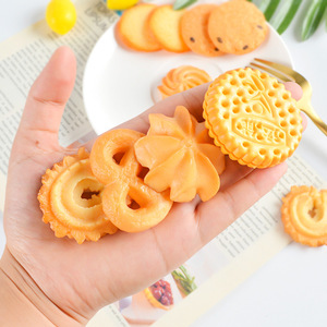 Modèle de jouet alimentaire en PVC simulant des biscuits Oreo fourrés à la soda, accessoires et jouets DIY pour maison de poupée - Product Image 4