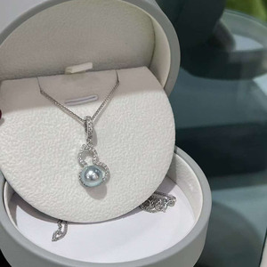 Colgante de Calabaza de Plata de Ley S925, Colgante de Perla de Agua de Mar Tipo Akoya Gris Plateado de Alto Brillo con Pequeña Imperfección, Joyería de Perlas de Lujo - Product Image 5