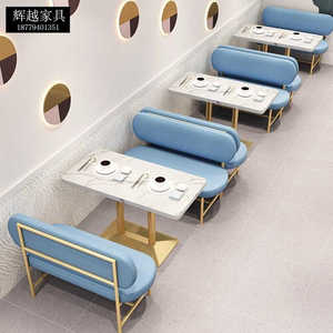 Set Moderno e Minimalista di Tavolo e Sedie per Ristorante/Caffè, Design Verde di Lusso, Doppia Seduta, Piano in Finto Marmo, Struttura in Metallo Personalizzabile - Product Image 2