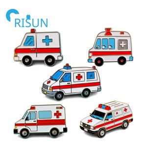 Fabrication de métal émail personnalisé médecin infirmière épingle insigne hôpital Croix-Rouge <span class=keywords><strong>Ambulance</strong></span> épinglette <span class=keywords><strong>Ambulance</strong></span> paramédic camion épingle - Product Image 1