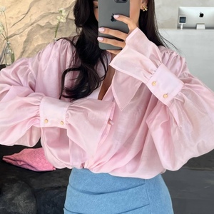 Blusa de moda para mujer con cuello solapa, manga larga abullonada y estilo holgado, color dulce y fresco - Product Image 4