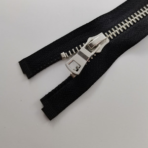 Fabricant personnalisé 3 #5 #8 # Fermetures à glissière en polyester à longue chaîne <span class=keywords><strong>50</strong></span> <span class=keywords><strong>cm</strong></span> or à bout ouvert pour 3 sacs <span class=keywords><strong>Fermeture</strong></span> à glissière personnalisable de haute qualité - Product Image 2