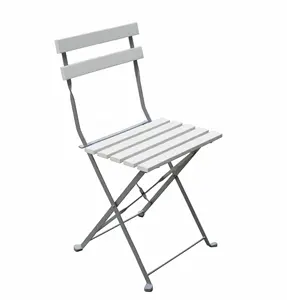 Белый складной металлический пластиковый деревянный стул с имитацией деревянного стула