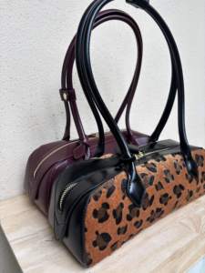 Bolso de Hombro Minimalista de Gamuza con Logotipo Personalizado para Mujer, Bolso de Mano Tipo Barril Mate de Diseñador, Bolso de Marca Privada de Alta Calidad - Product Image 4