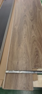 Revêtement de <span class=keywords><strong>sol</strong></span> SPC à clic couleur bois, revêtement de <span class=keywords><strong>sol</strong></span> LVT, <span class=keywords><strong>carrelage</strong></span> <span class=keywords><strong>vinyle</strong></span> de luxe 6 mm, <span class=keywords><strong>sol</strong></span> SPC à clic avec IXPE pour salon - Product Image 6