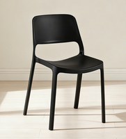 Chaise de salle à manger empilable STG Nordic en plastique rouge vin, capacité de charge 250 kg, avec dossier épaissi, pour la maison, les salons de thé et les cafés