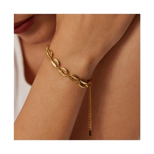 Nueva Pulsera de Cadena de Acero Inoxidable Chapada en Oro PVD de 18k, Joyería de Moda para Mujer, Pulsera de Playa con Forma de Concha Hueca - Product Image 1