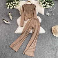Ensemble haut tricoté style Little Chloé pour femme avec boutons en métal-Mode haut de gamme 2025