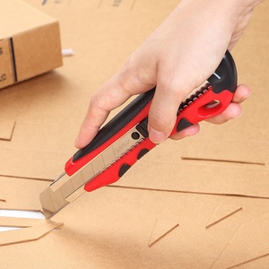 Cuchillo Retráctil de 18 mm con Hoja de Acero al Carbono para Bricolaje y Uso Diario, Personalización OEM Disponible - Product Image 4