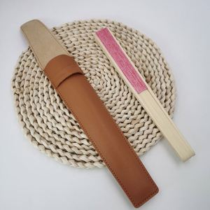 Bolsa de Almacenamiento para Ventilador de Cuero PU Personalizada y Duradera con Solapa y Pin, Funda Protectora para Ventilador con Logotipo Personalizado, Estuche Portátil para Ventilador de Viaje - Product Image 2