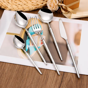 2025 nouveau coffret cadeau de noël ensemble de couverts martelés en acier inoxydable Champagne or cuillères et fourchettes ensemble - Product Image 3