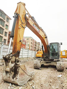 รถขุดไฮดรอลิกแบบตีนตะขาบ XCMG รุ่น XE200GH มือสอง น้ำหนัก 21 ตัน ราคาขาย - Product Image 2