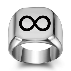 Anillo Europeo Americano Personalizado con Grabado Láser de Manos en Oración, Anillo de Titanio para Mujer, Joyería de Regalo Cuadrangular - Product Image 5