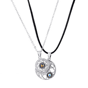 Collar personalizado <span class=keywords><strong>de</strong></span> proyección <span class=keywords><strong>de</strong></span> pareja <span class=keywords><strong>de</strong></span> día y noche para él y ella, cadena <span class=keywords><strong>de</strong></span> bloqueo <span class=keywords><strong>de</strong></span> colgante magnético <span class=keywords><strong>de</strong></span> moda INS 100 idiomas - Product Image 5