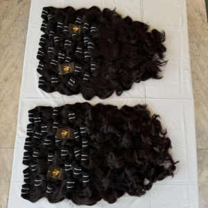 Proveedores de cabello crudo virgen camboyano al por mayor, paquetes de tejido de cabello ondulado alineados con cutícula, cabello camboyano crudo rizado sin procesar - Product Image 1