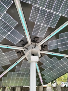 ระบบโซลาร์เซลล์คุณภาพสูง 600W รุ่น Sunflower โมโนคริสตัลไลน์ซิลิคอน พร้อมตัวควบคุม MPPT และแบตเตอรี่ลิเธียมไอออน - Product Image 1