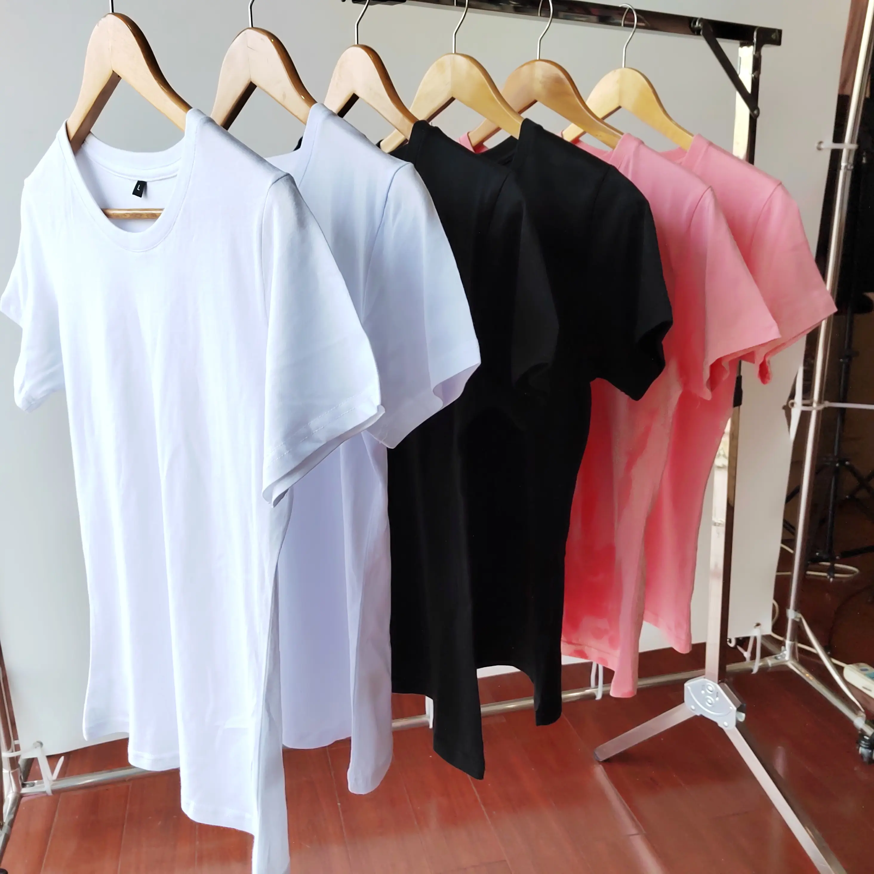 RTS Premium 100% Kaos Wanita Katun Polos Stok Besar Gaun Cetak Kustom Kaus Atasan Wanita Hitam Putih Merah Musim Panas