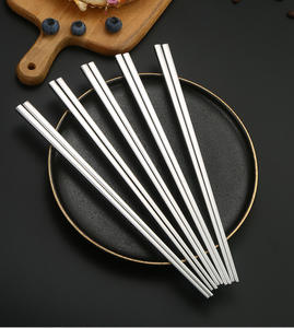 <span class=keywords><strong>Palillos</strong></span> de metal reutilizables de acero inoxidable, <span class=keywords><strong>palillos</strong></span> aptos <span class=keywords><strong>para</strong></span> lavavajillas, <span class=keywords><strong>palillos</strong></span> <span class=keywords><strong>coreanos</strong></span> japoneses antideslizantes <span class=keywords><strong>para</strong></span> cocinar y <span class=keywords><strong>comer</strong></span> - Product Image 3