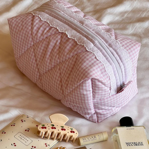 Trousse de toilette minimaliste transfrontalière, organiseur portable de produits cosmétiques et de soins de la peau pour le voyage, matelassé avec garniture en dentelle à carreaux - Product Image 2