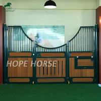 Di lusso stalle cavallo stabile barn cavallo stabile scatola di cavallo stallo anteriore