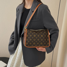 Bolsos de Hombro de PVC para <span class=keywords><strong>Mujer</strong></span>, Diseño Clásico, con Monograma, Múltiples Formas de Llevar, Bolsos Cruzados para Uso Diario, Gran Venta - Product Image 4