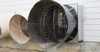 Ouverture verticale de conception traditionnelle de volet de persienne de ventilateur d'extraction de PVC réglable de 12 pouces pour des persiennes décoratives d'entrepôt