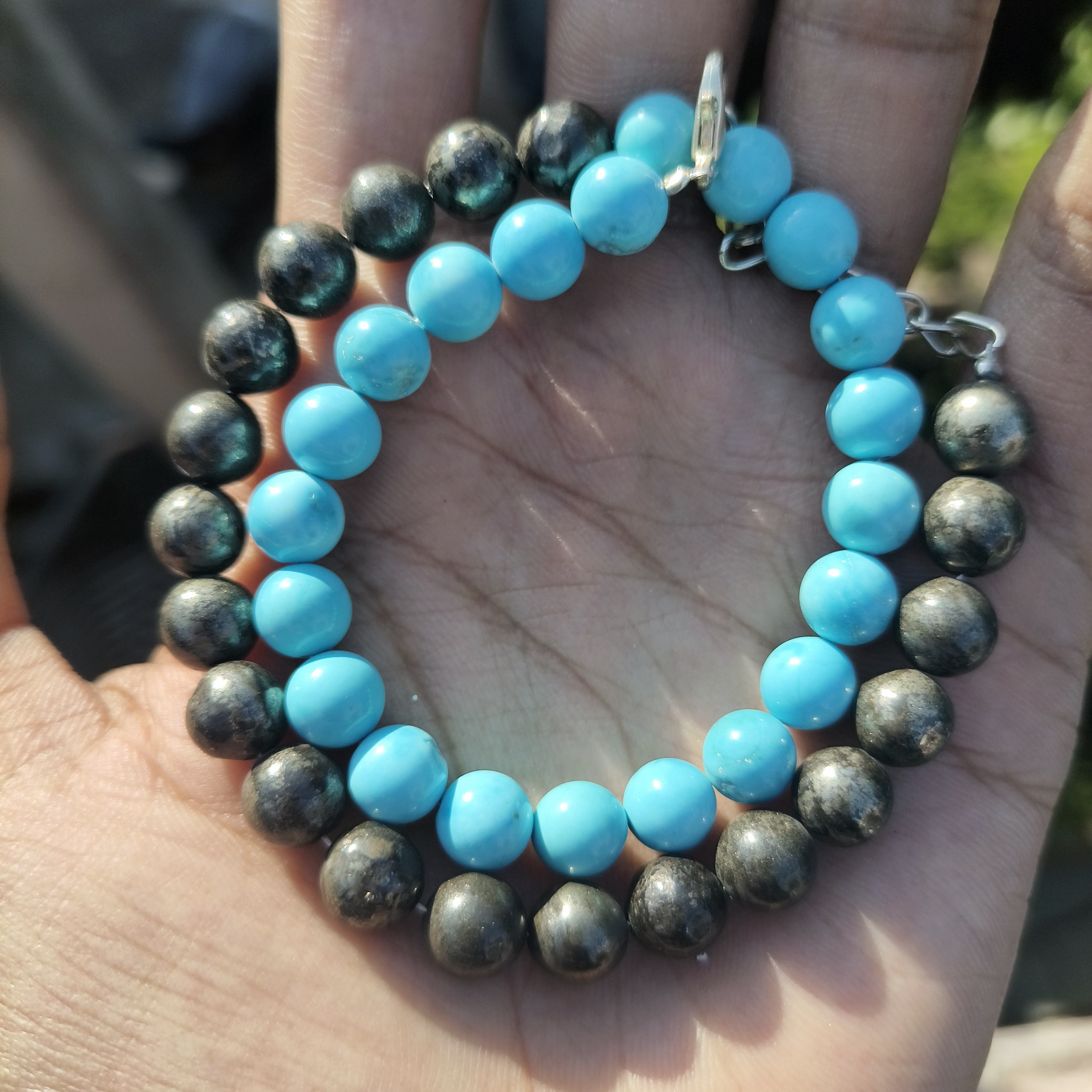 น้ำเงินและขาว