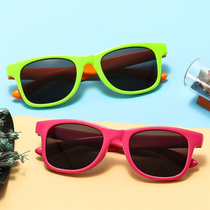 <span class=keywords><strong>Occhiali</strong></span> <span class=keywords><strong>da</strong></span> <span class=keywords><strong>sole</strong></span> all'ingrosso in Silicone per <span class=keywords><strong>bambini</strong></span> alla moda versatile party party senior sense protezione UV <span class=keywords><strong>occhiali</strong></span> <span class=keywords><strong>da</strong></span> <span class=keywords><strong>sole</strong></span> - Product Image 2