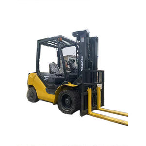 Peinture originale d'occasion Komatsu 3 tonnes 3 étapes 4.5 mètres Chariot élévateur Komatsu 30 Petits chariots élévateurs diesel à vendre - Product Image 1