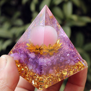 คริสตัลอีพ็อกซี่พีระมิด QK สีชมพู ตาแมว อเมทิสต์ กลิตเตอร์ ของตกแต่งแขวน ของขวัญคริสต์มาส ของตกแต่งตั้งโต๊ะ - Product Image 4