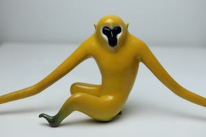 “猿猴沐浴在第一道阳光中”青铜雕塑 - Product Image 3