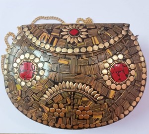 Sac à main en bois et résine fait main, motif à carreaux, bandoulière chaîne, ouverture supérieure, usage quotidien - Product Image 4