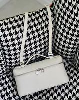Sac à main élégant en cuir véritable pour femme avec protection RFID, broderie à rivets, convertible en sac à bandoulière, portable, mode automne