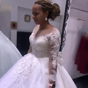 Precio de fábrica 2025 nuevo vestido de novia africano de manga larga de encaje Vintage con cuello en V bordado nupcial - Product Image 2