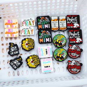 Venta al por mayor sin BPA fácil <span class=keywords><strong>de</strong></span> encadenar bebé DIY collar pulsera <span class=keywords><strong>Bad</strong></span> <span class=keywords><strong>Bunny</strong></span> personaje encantos Pascua Focal cuentas para bolígrafos - Product Image 5