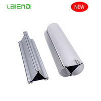 Profilés en plastique PC pour éclairage de centre commercial, abat-jour linéaire extrudé en PC, diffuseur LED à trois angles, couvercle en PC personnalisé