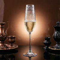 Flûte à champagne élégante en verre côtelé, verres à prosecco à cannelures verticales, verrerie moderne pour fêtes, verre sans plomb en gros