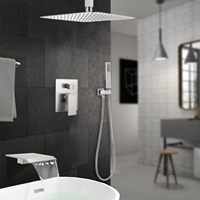 Robinet de baignoire à cascade en nickel brossé pour baignoire à montage mural carré en laiton pour utilisation dans la baignoire