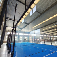 Terrain de padel en gazon artificiel super panoramique PEDI, un terrain de sport de luxe pour le tennis et le futsal
