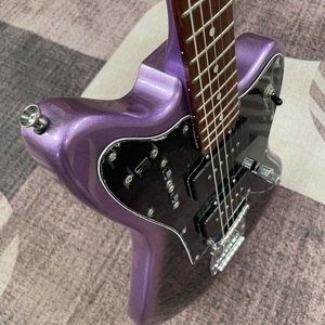 Nueva <span class=keywords><strong>Guitarra</strong></span> Eléctrica Profesional II Jazzmast, Diapasón de Madera de Tilo, Cuerpo de Caoba, Pastillas HH, Acabado Brillante, Personalizada en Color Morado - Product Image 2