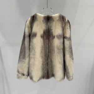 Pelliccia da donna <span class=keywords><strong>di</strong></span> colore bianco e nero con motivo martora a coda incrociata pelliccia <span class=keywords><strong>di</strong></span> <span class=keywords><strong>visone</strong></span> naturale - Product Image 2