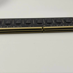 Memoria RAM de Escritorio de Grado Premium, 4GB DDR3 PC3-12800 1600MHz - Product Image 1