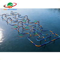 Piste de course gonflable flottante personnalisée pour karting aquatique / Piste de course gonflable pour jet ski dans un parc aquatique
