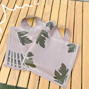 Bolsa de Compras Reutilizable de Plástico con Asas y Diseño de Paisaje Primaveral, Impresión en Grabado, Logotipo Personalizado, Ecológica para Uso en Boutiques - Product Image 1