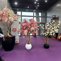 Arbre à fleurs en plastique personnalisé, arbre artificiel à fleurs de cerisier / Grand arbre à fleurs de cerisier blanc et rose pour la décoration de mariage