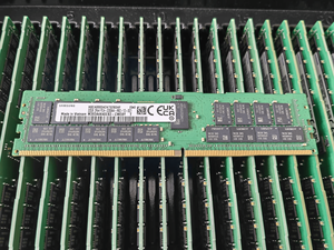 M393A4K40EB3-CWE Sung 32GB DDR4-3200 RDIMM PC4-25600R Módulo de memoria de servidor ECC REG de doble rango X4 M393A4K40EB3-CWE - Product Image 3