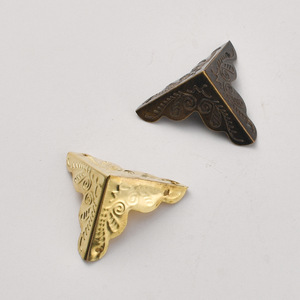 <b>Corner</b> <b>Protector</b> 25mm Zinc Alloy Yellow Bronze Handmade For Wooden Boxes Wine Boxes Bags - Product Image 2